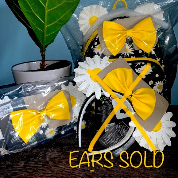 Disney Loungefly Bundle - Minnie Mouse Daisy - Picture 1 of 11